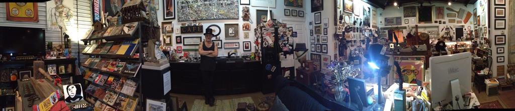 X 903491_10151385367512965_986602818_o