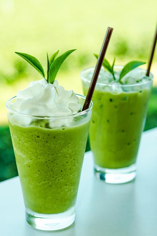 Cup of Green tea smoothies with fresh green tea